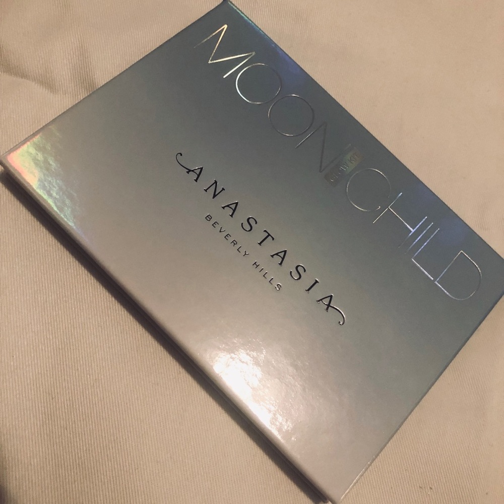 Anastasia Beverly Hills Moon Child Glow Kit